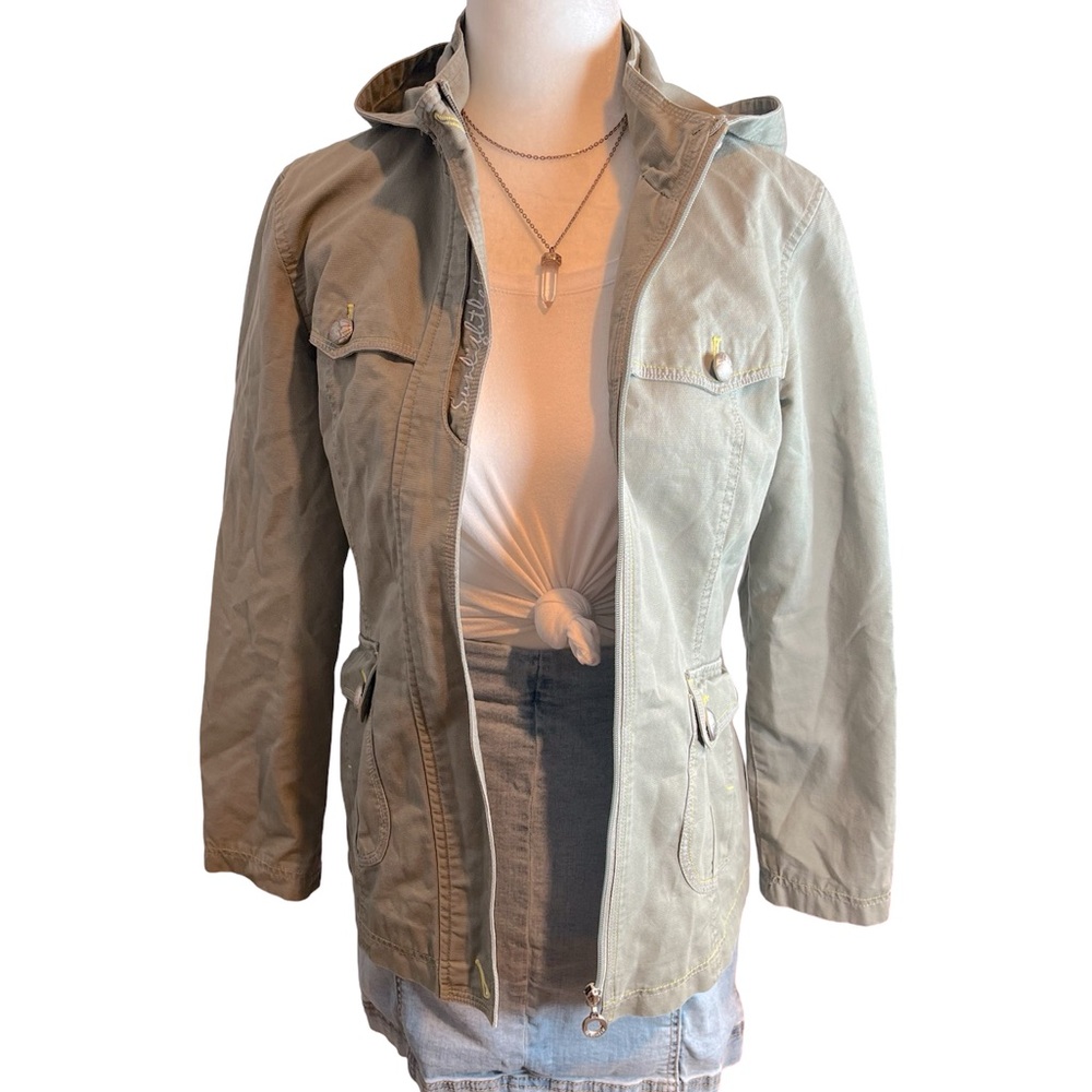 Super cute fall jacket 🍁🤗